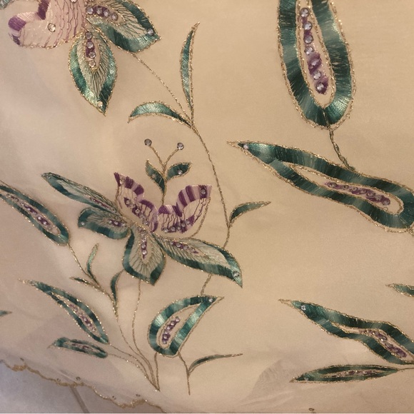 Vintage Embroidered Cream Gown - Picture 4 of 4